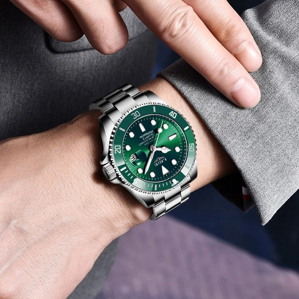 Luxury Diver Men’s Quartz Watch